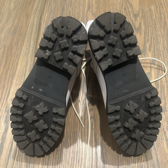 Alexa Chung lace up white military boots. - Picture 6 of 6